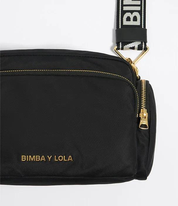 תיק צד שחור Bimba Y Lola עם רצועה ממותגת, פרטי זהב, אופנה יוקרתית ב-CHOZEN