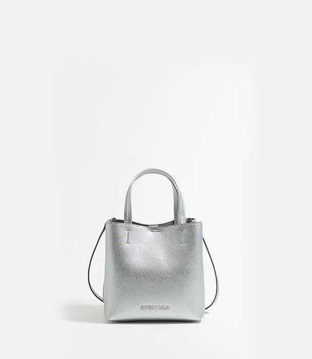 תיק יד כסוף עם ידיות ורצועת כתף, עיצוב אופנתי, CHOZEN, מותג בינלאומי מוביל