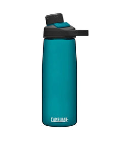 בקבוק שתייה כחול CAMELBAK עם פקק שחור, מוצר איכותי של מותג CHOZEN