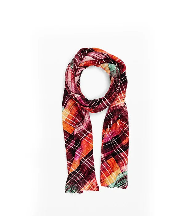 צעיף צמר מעוצב דגם משובץ צבעוני על רקע לבן, אופנת חורף CHOZEN