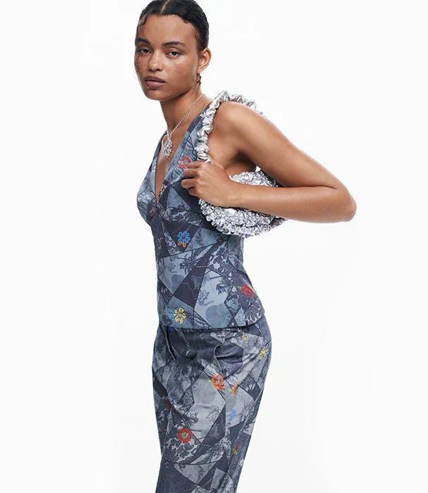 אופנת נשים CHOZEN שמלת ג׳ינס מודפסת פרחים בגווני כחול, דגם מחמיא מקולקציית מותגים מובילים