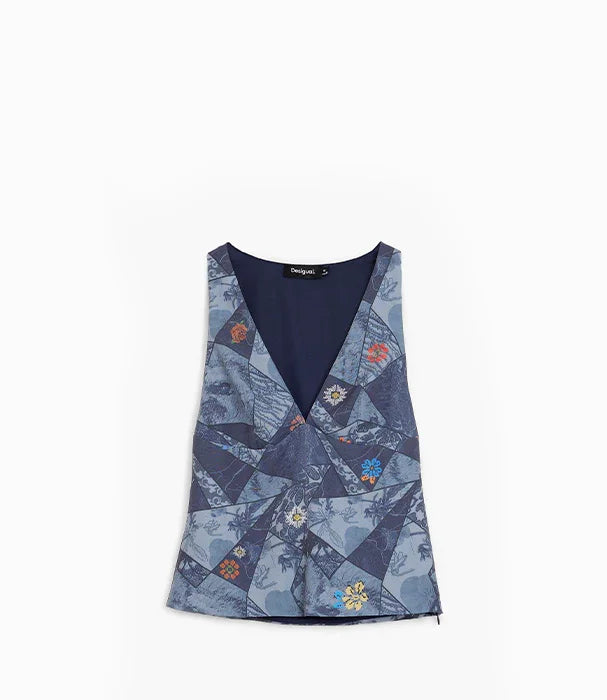 גופיה כחולה לנשים בדוגמת פאצ'ים עם רקמת פרחים, מותג Desigual, להשיג ב-CHOZEN