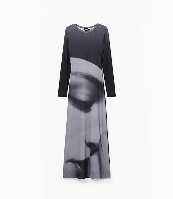 שמלת מקסי שחורה עם דפוס פנים גדול, אופנה ייחודית באתר CHOZEN