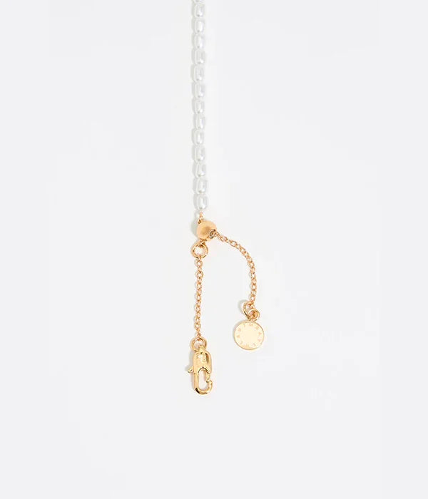 סוגר שרשרת פנינים עם תליוני זהב, עיצוב יוקרתי מבית CHOZEN