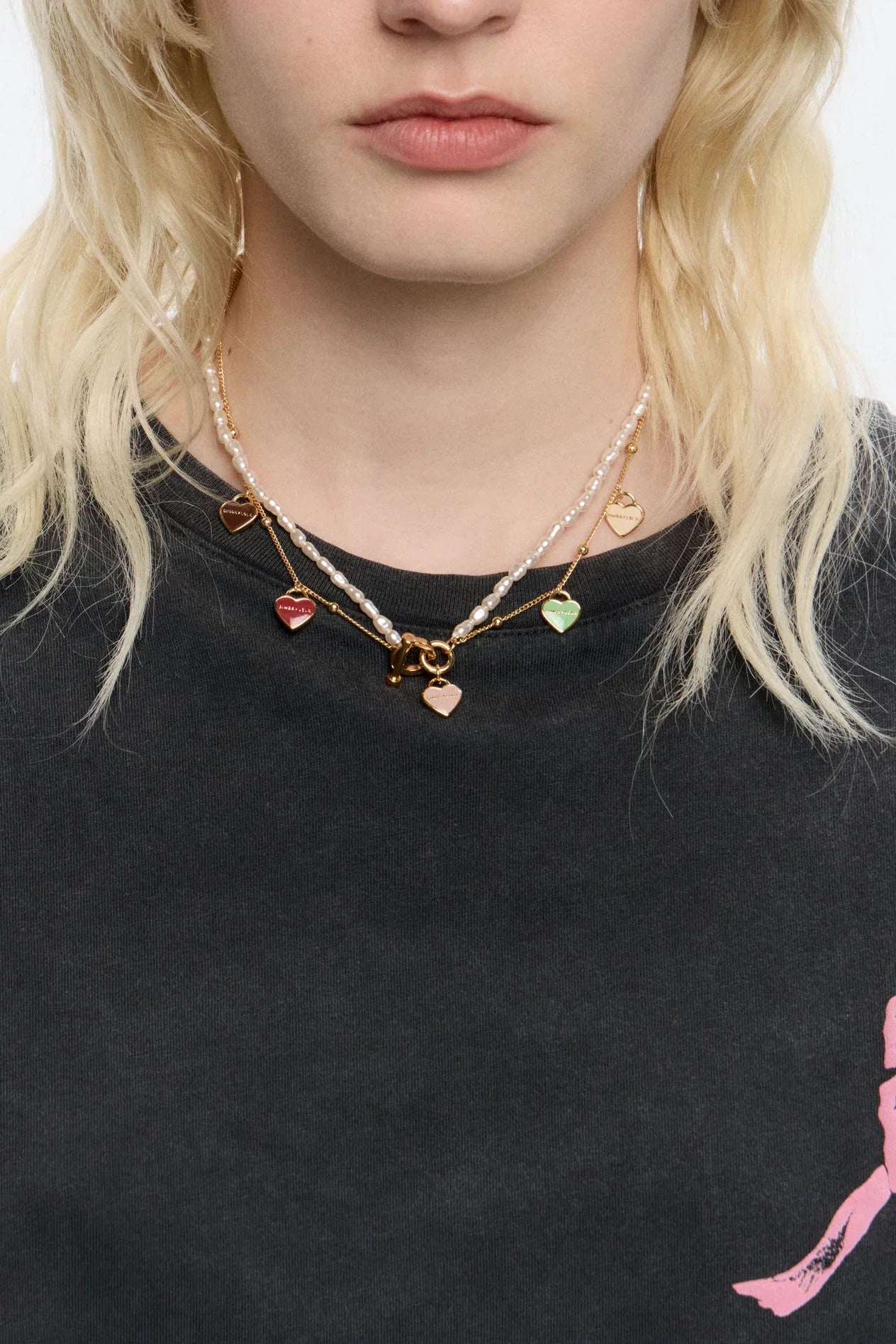 שרשרת שכבתי לנשים עם פנינים ותליוני לב צבעוניים, צ'וזן, אופנה יוקרתית