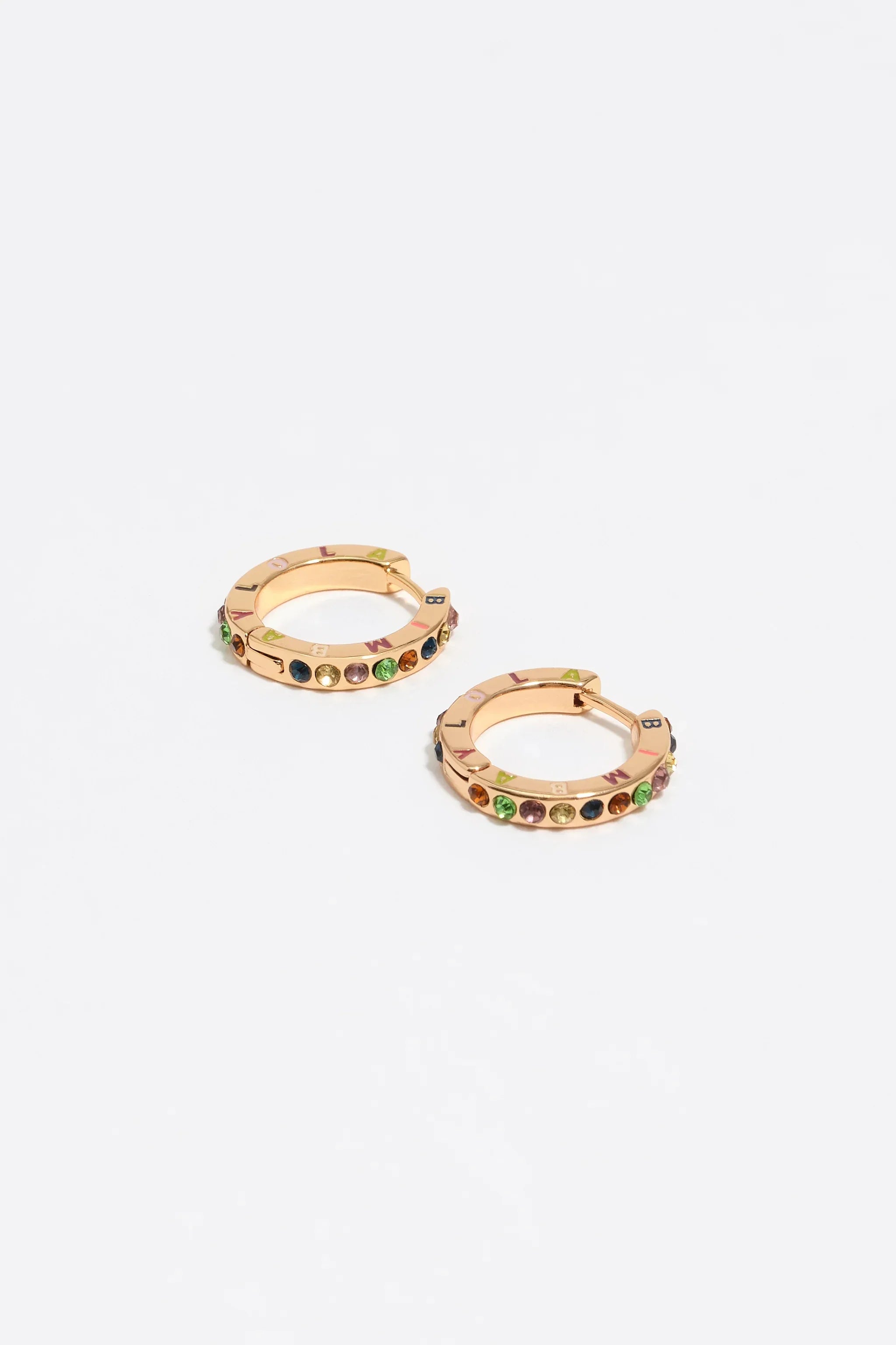 עגילי חישוק זהב עם אבני חן צבעוניות, עיצוב יוקרתי של CHOZEN