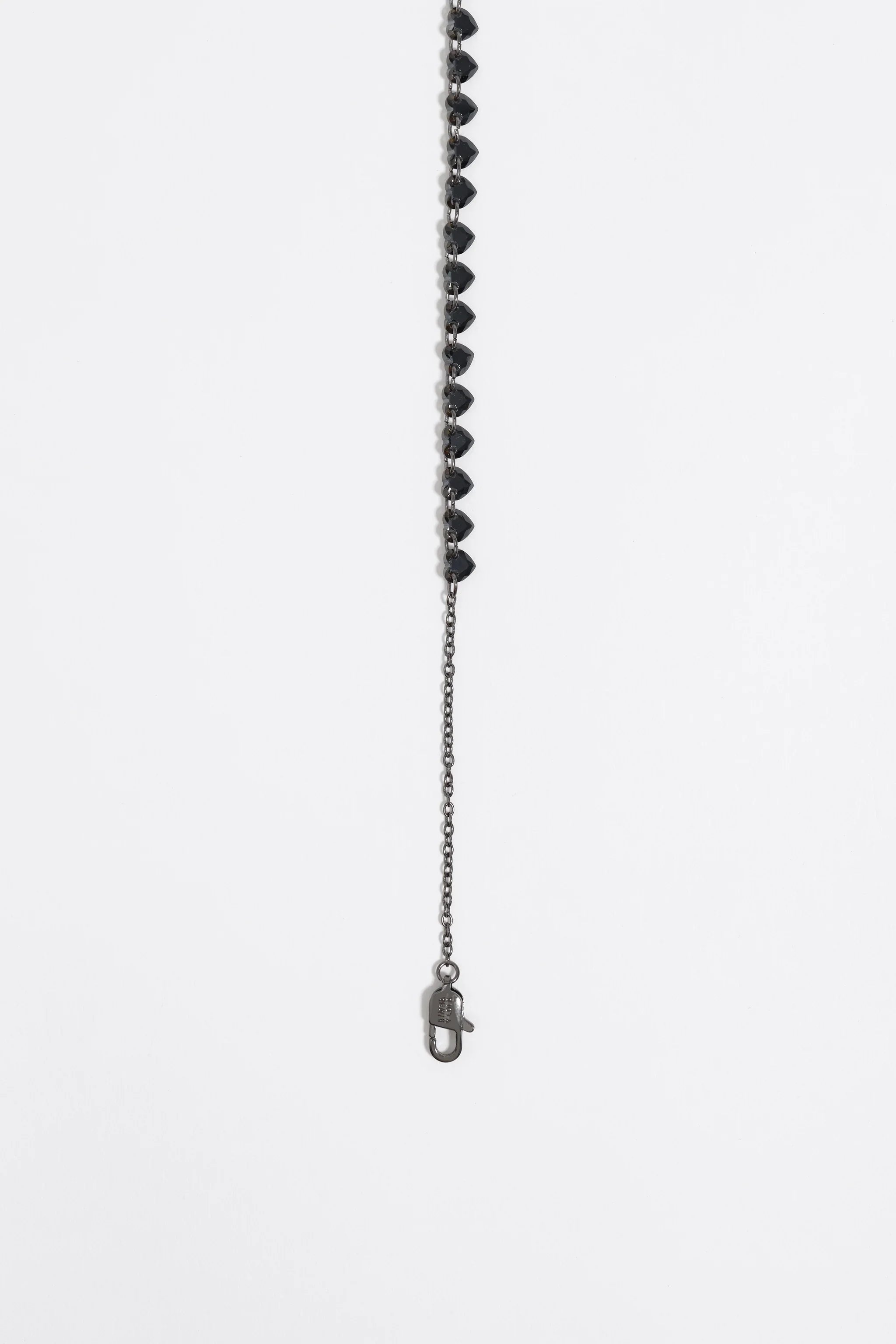 שרשרת כסף עם חרוזים שחורים וסוגר מתכת בעיצוב יוקרתי, CHOZEN תכשיטים יוקרתיים
