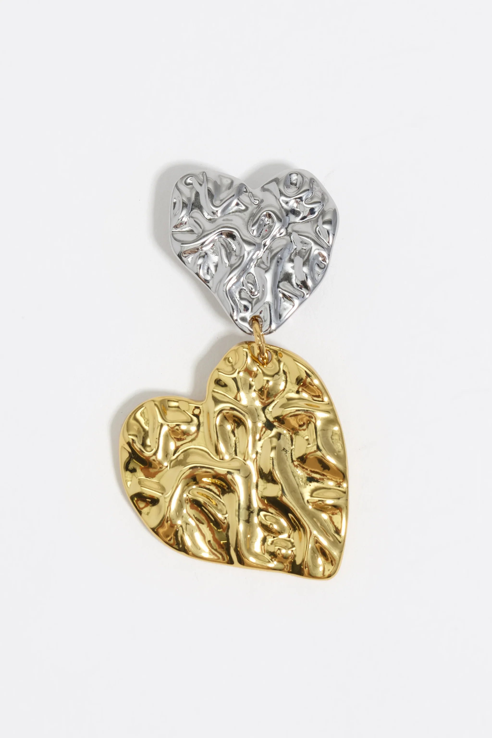 עגיל בצורת שני לבבות מרקעים בזהב וכסף, תכשיט אופנתי מבית CHOZEN