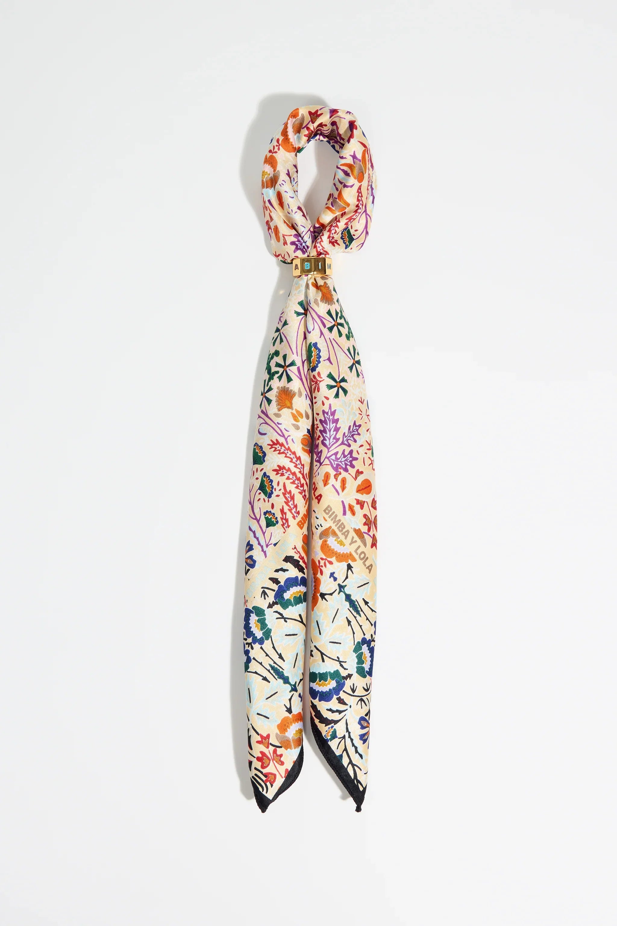 צעיף בד צבעוני פרחוני, רקום עם אבזם זהב, אופנה יוקרתית בחנות CHOZEN