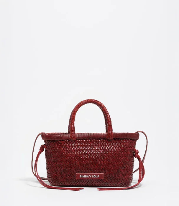 תיק יד אדום קלוע מעוצב מבית BIMBA Y LOLA, אופנה יוקרתית ב-CHOZEN