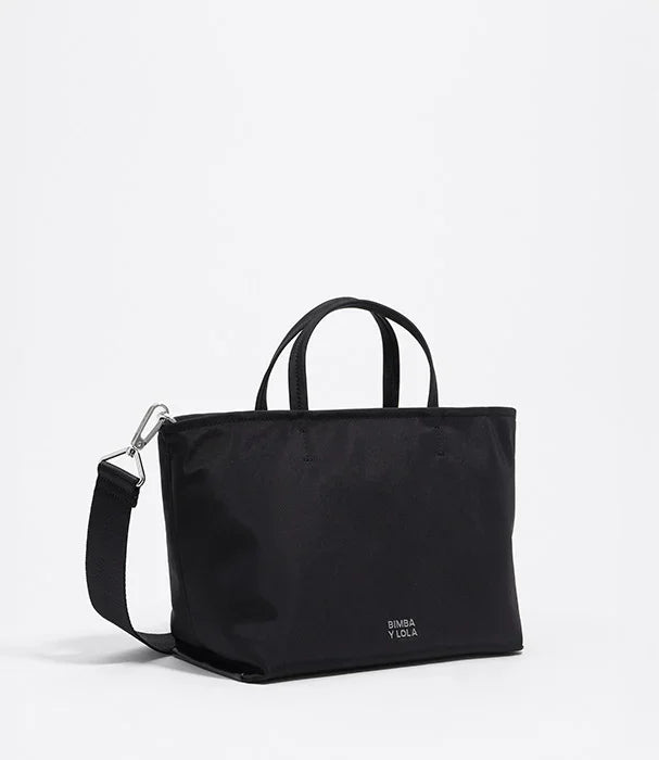תיק יד מעוצב בצבע שחור של BIMBA Y LOLA, עם רצועה מתכווננת, מבית CHOZEN מותגים מובילים