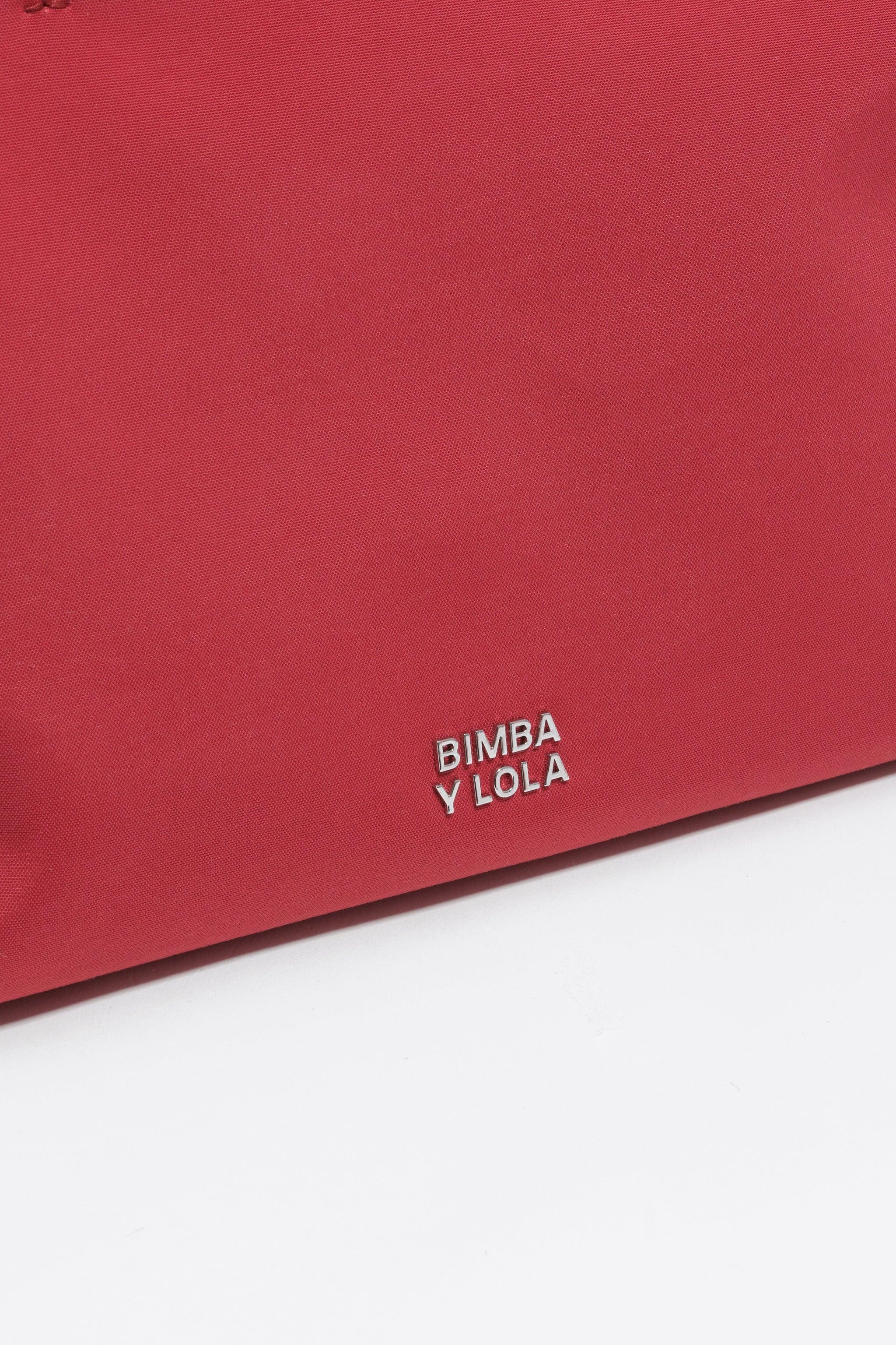 תיק אדום של BIMBA Y LOLA, מותג אופנה בינלאומי אצל CHOZEN