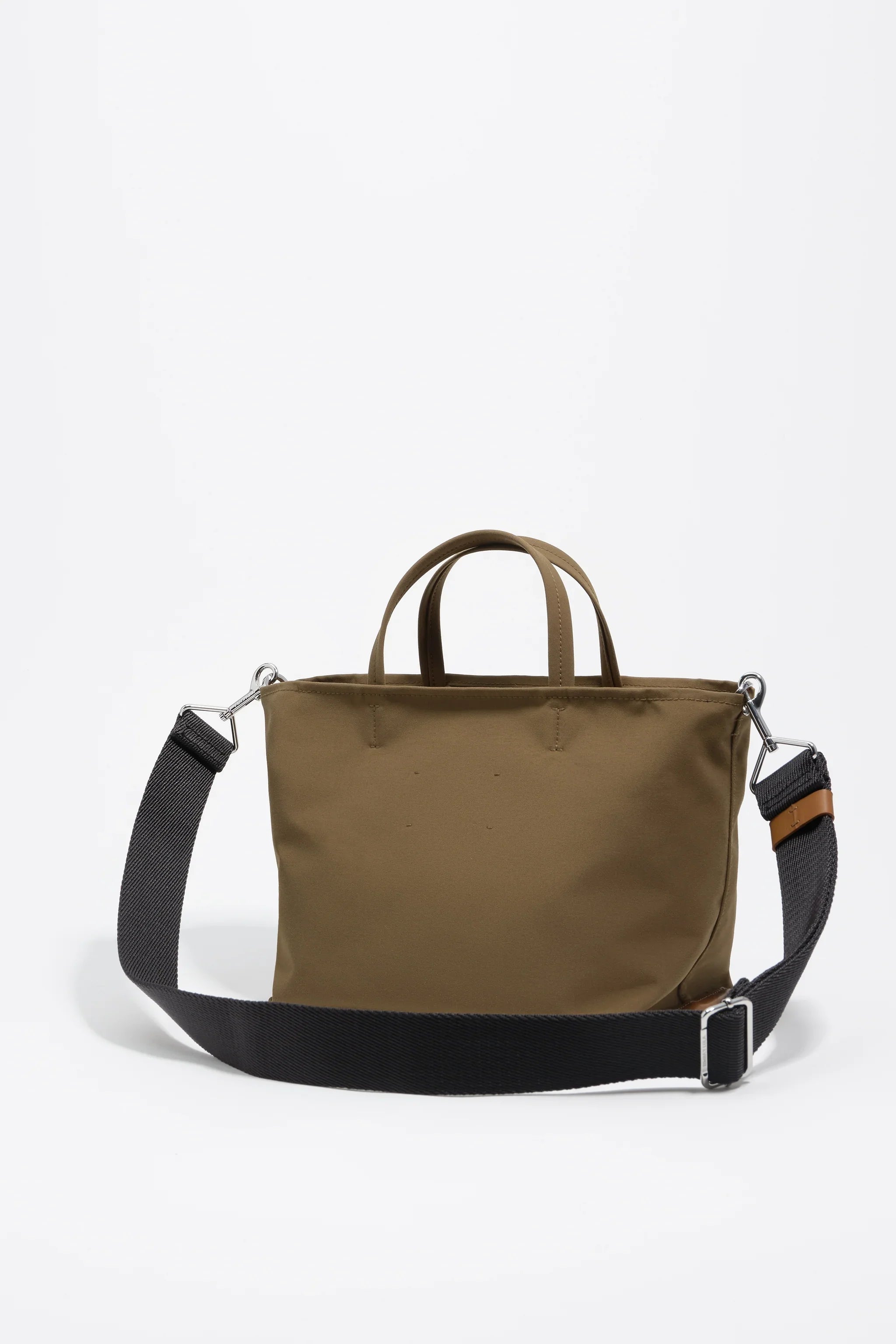 תיק צד חום עם רצועה שחורה, עיצוב מודרני, מותג מוביל ב-CHOZEN