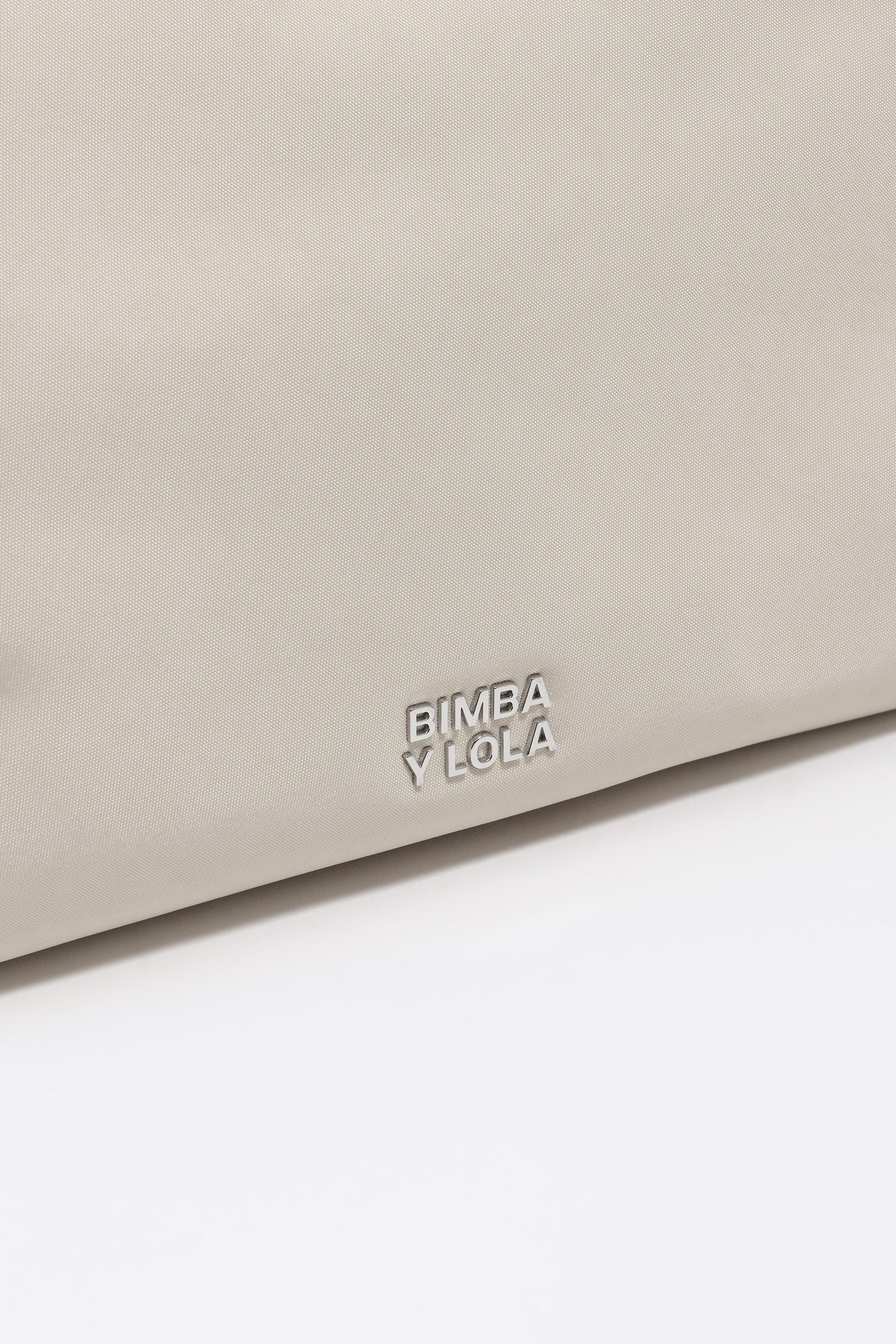 תיק בד בז' עם לוגו BIMBA Y LOLA, מוצר אופנה יוקרתי באתר CHOZEN