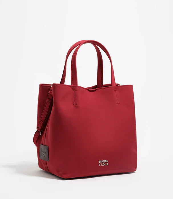 תיק יד בורדו אופנתי BIMBA Y LOLA ממותג, צילום מוצר באור טבעי, CHOZEN מותגים מובילים