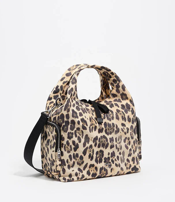 תיק יד לנשים עם הדפס מנומר, רצועה שחורה, מותג CHOZEN, אופנה מבית קבוצת אלפא