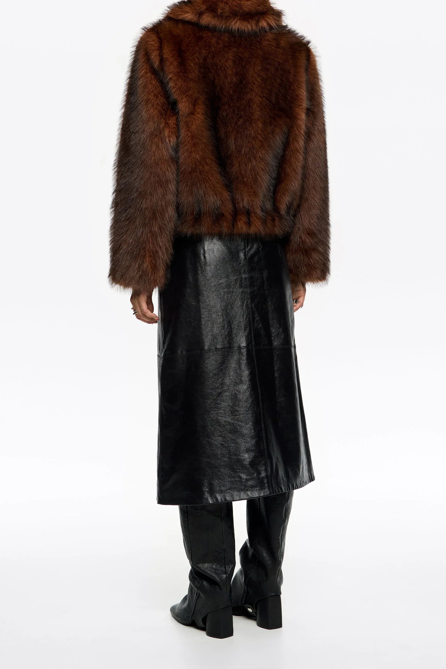 מעיל פרווה חום וחצאית עור שחורה לאישה, אופנה יוקרתית מ-CHOZEN