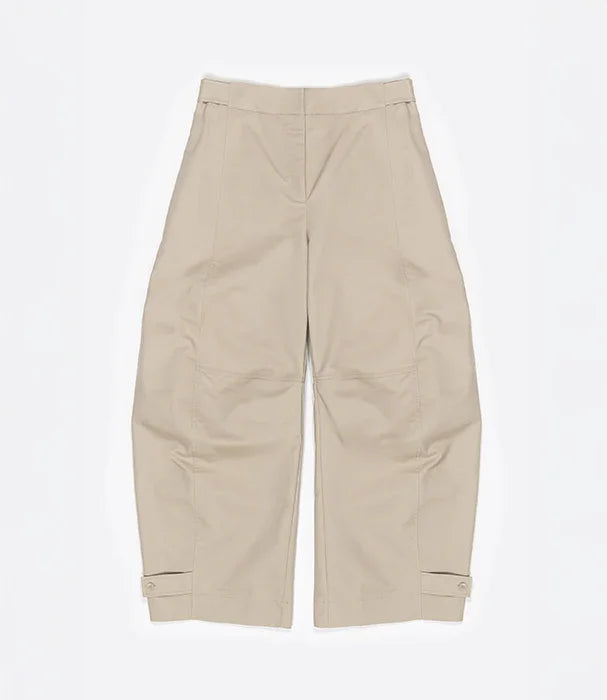 מכנסיים בז׳ רחבים אופנתיים, קו נקי, מבית CHOZEN, ייבוא רשמי קבוצת אלפא