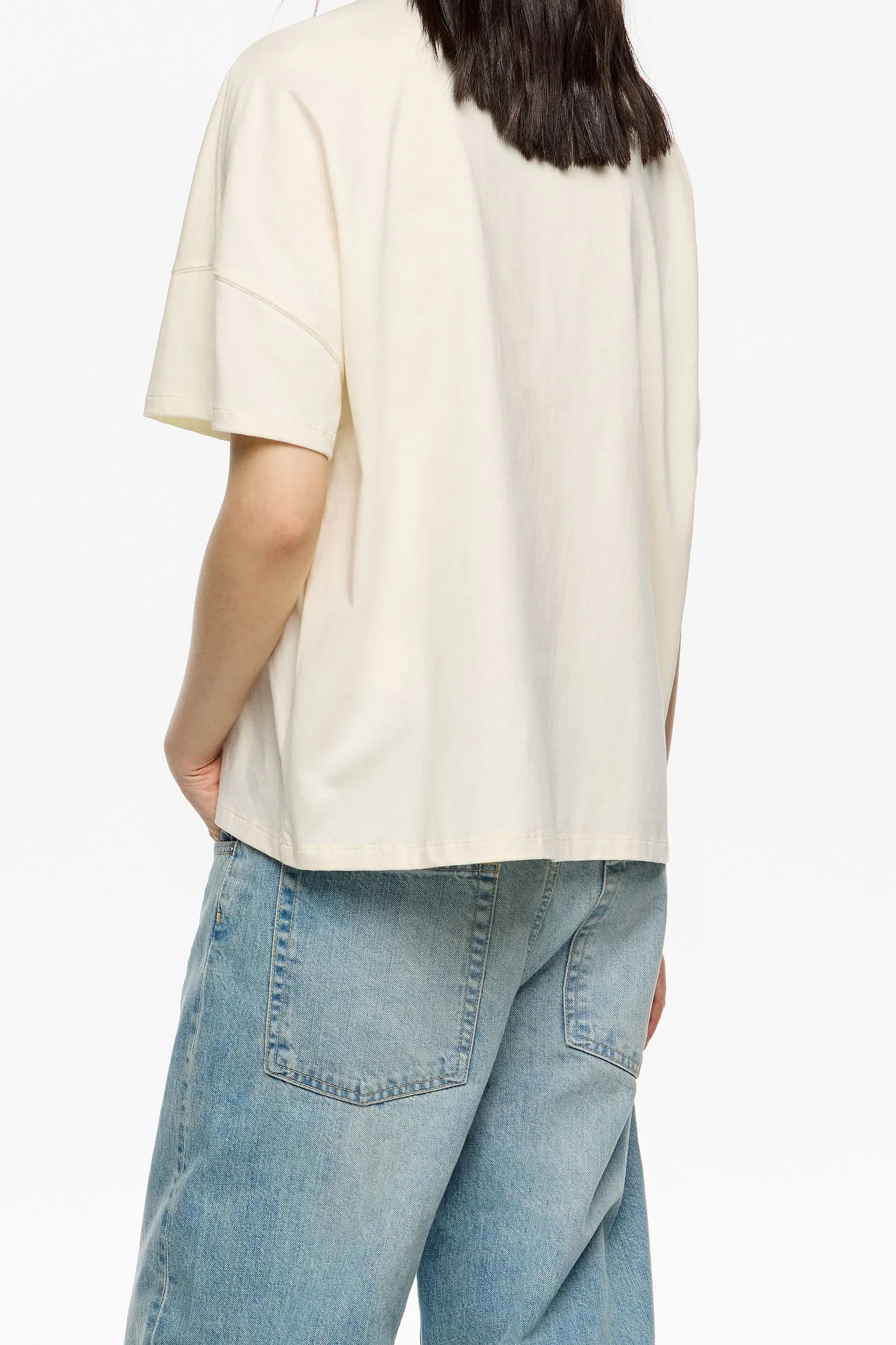 חולצת טי שירט לבנה לנשים עם שרוולים קצרים, ג'ינס כחול, קולקציית אופנה CHOZEN