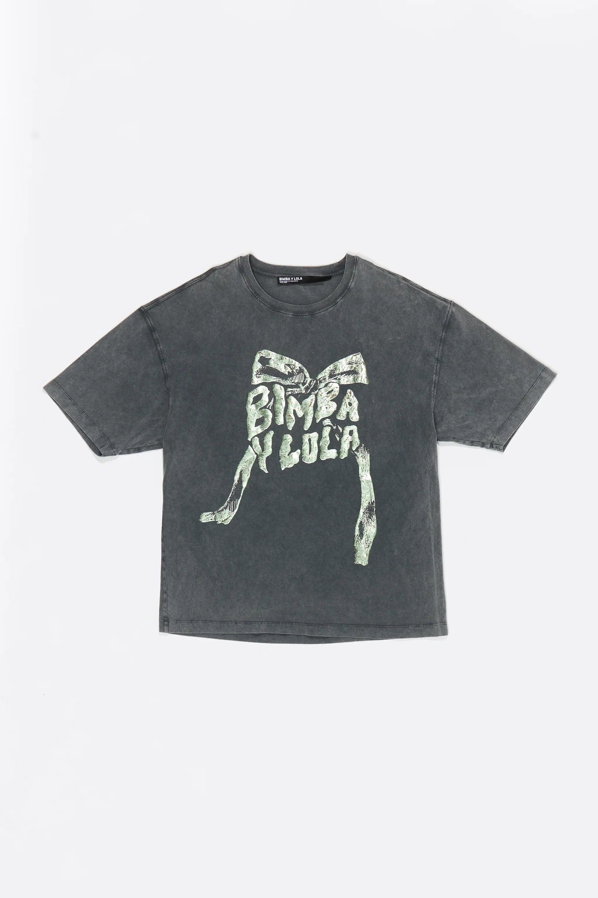 טי שירט אפורה עם הדפס פפיון וכיתוב BIMBA Y LOLA, ביגוד אופנתי מקבוצת אלפא ב-CHOZEN