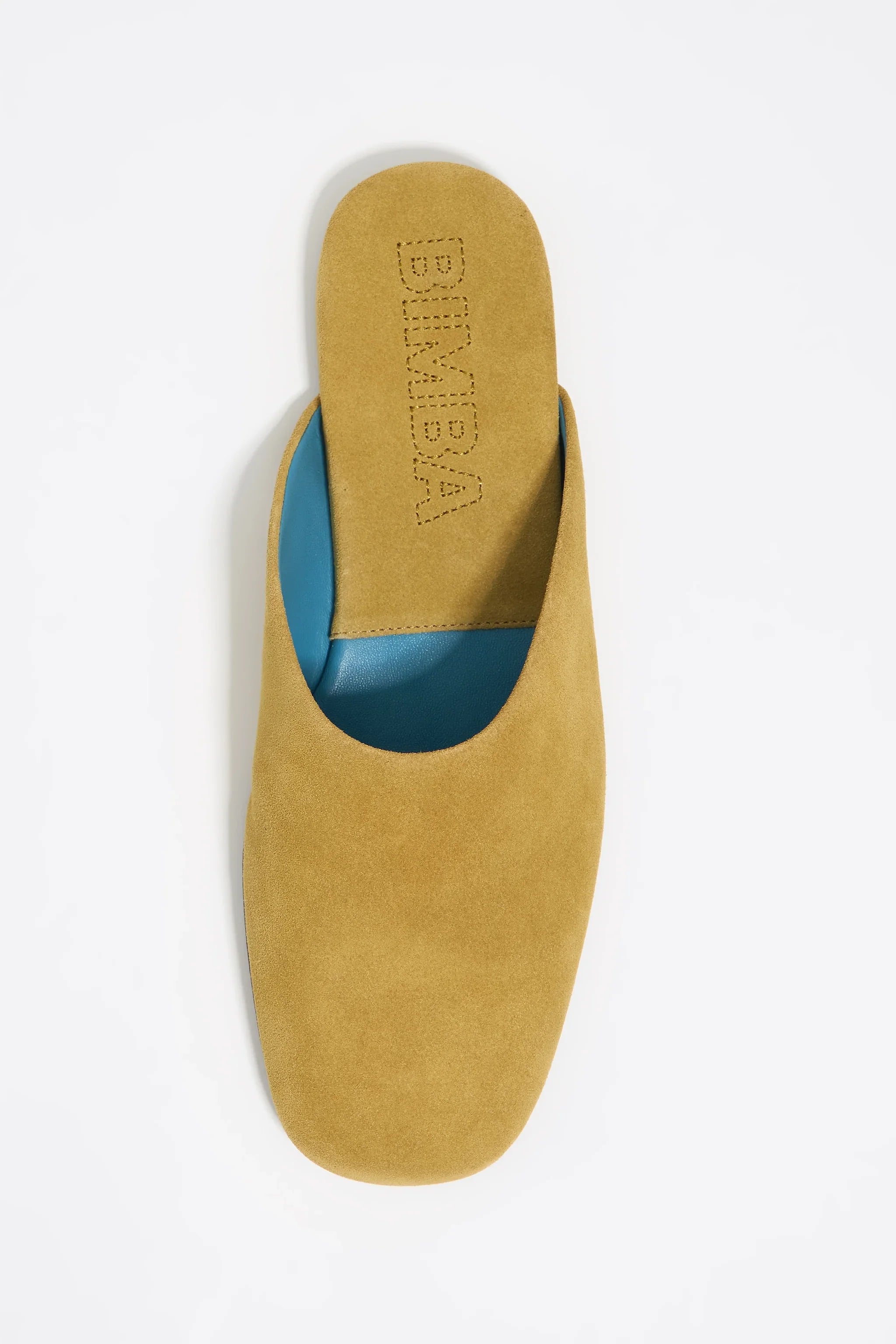 כפכף עור זמש בצבע חרדל עם כיתוב BIMBA, עיצוב ייחודי מבית מותג יוקרה ב-CHOZEN