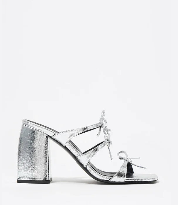 סנדל עקב כסוף לנשים עם שלושה קשרים, עיצוב מודרני אלגנטי, CHOZEN