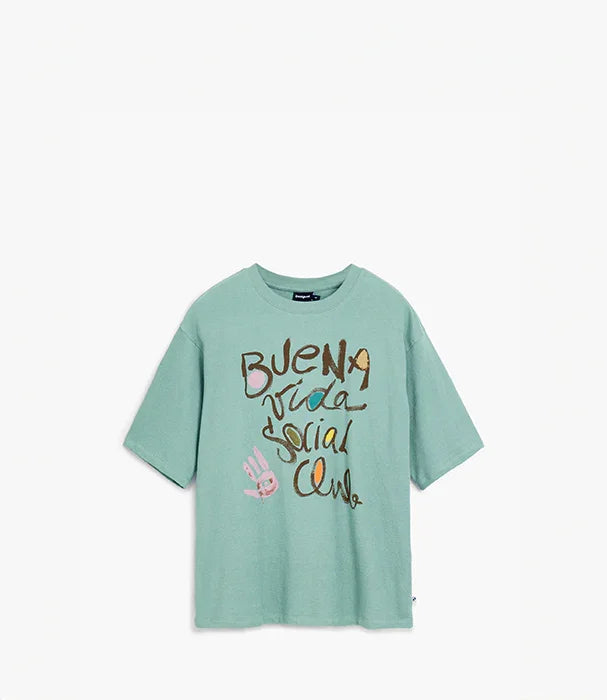 חולצת טי ירוקה עם הדפס טקסט צבעוני, מתוך קולקציית CHOZEN, אופנה מהמותגים המובילים