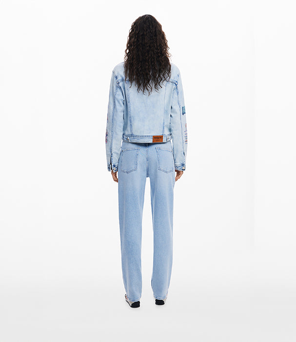 דזיגואל ג'ינס בגזרה ישרה לנשים