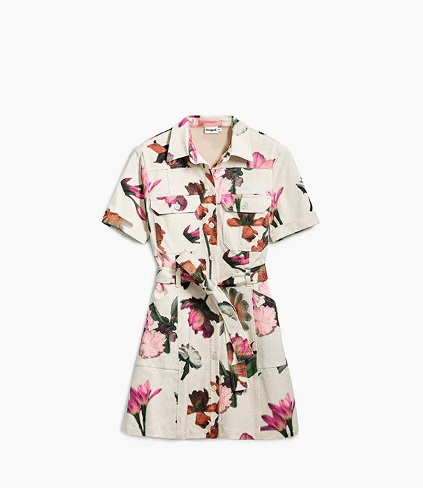 שמלה קצרה בהדפס פרחים צבעוני, כפתורים וחגורה למותג אופנה ב-CHOZEN