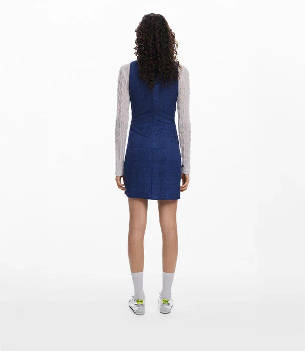 שמלה כחולה לאישה, מבט מאחור, רקע לבן, אופנה מודרנית CHOZEN