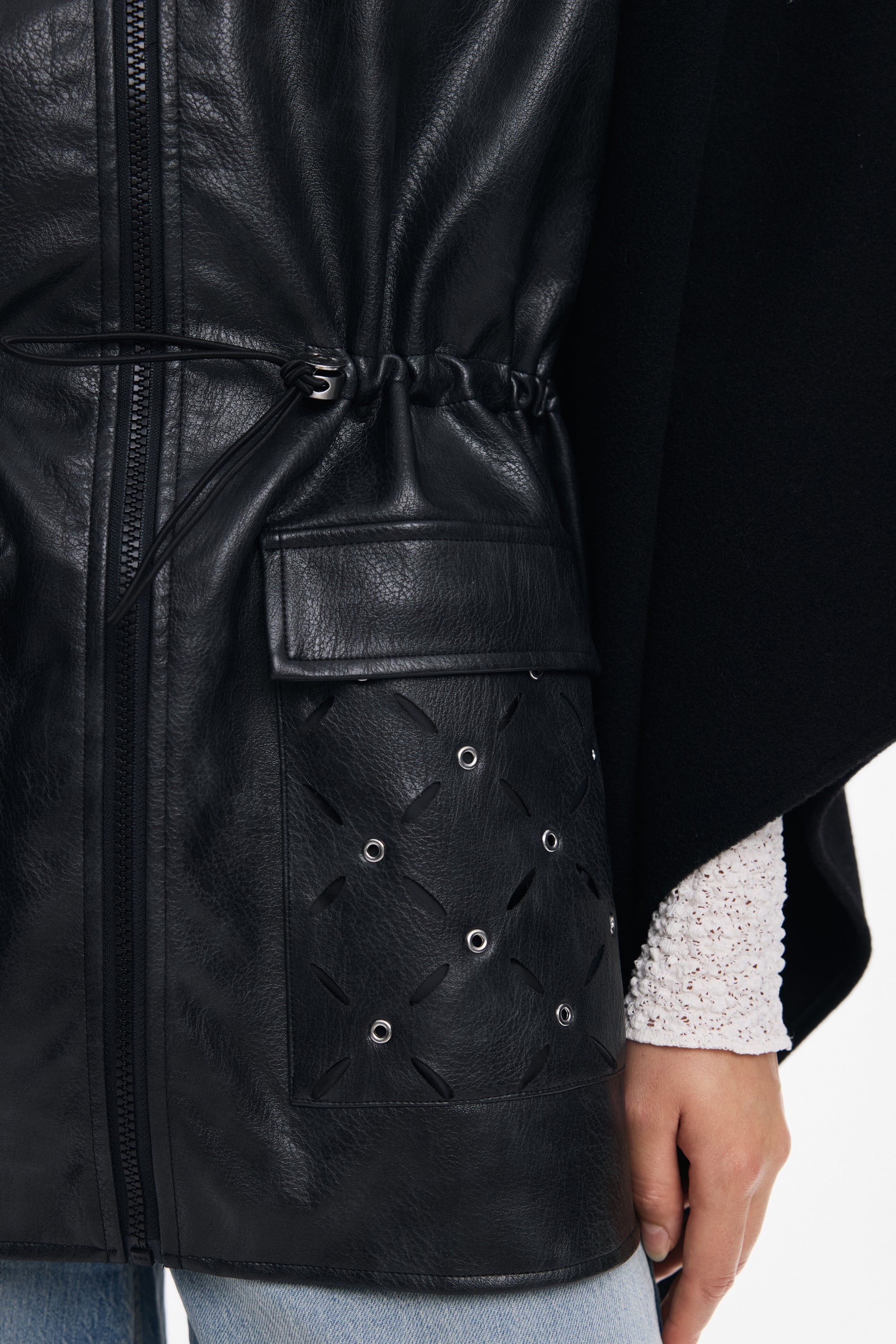 דזיגואל פונצ'ו לנשים