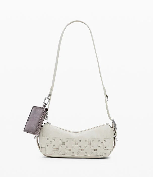 תיק צד לנשים בצבע שמנת עם רצועה בינונית, עיצוב ייחודי, מארז קטן כסוף, מבית CHOZEN