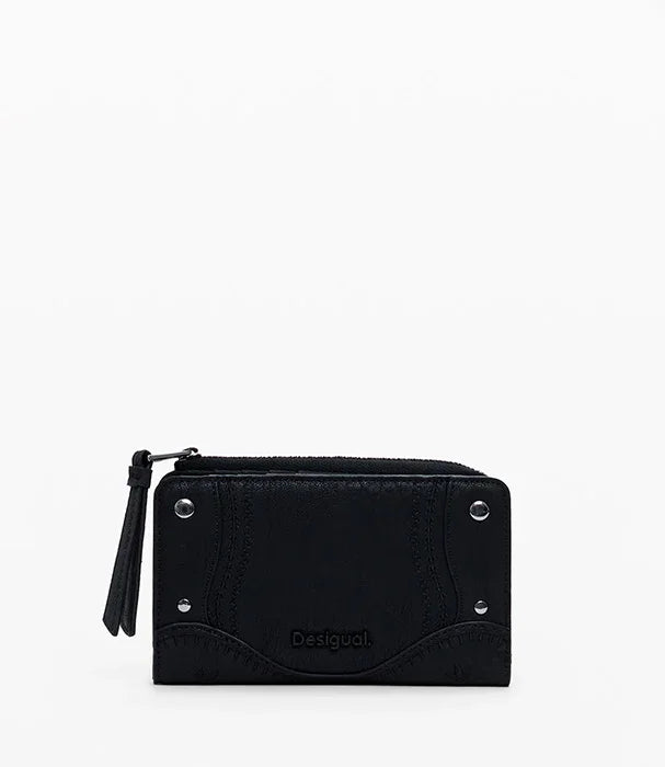 ארנק שחור Desigual קטן עם רוכסן ועיטורים, מוצג ב-CHOZEN, מותגים מובילים