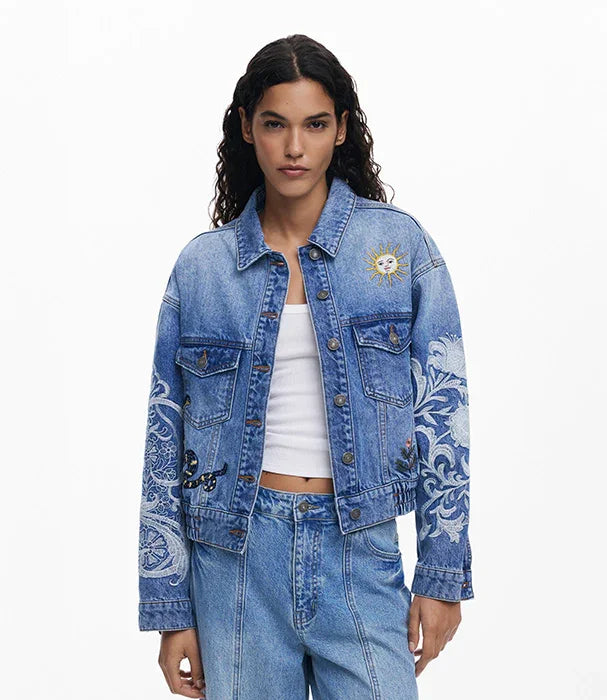 ג'קט ג'ינס לנשים בעיצוב ייחודי עם רקמה, מבית CHOZEN אופנה באתר קבוצת אלפא