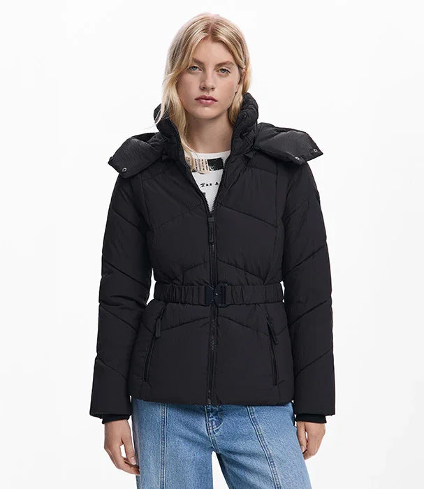 מעיל נשים שחור אופנתי עם חגורה, מותג CHOZEN, קולקציית חורף קבוצת אלפא