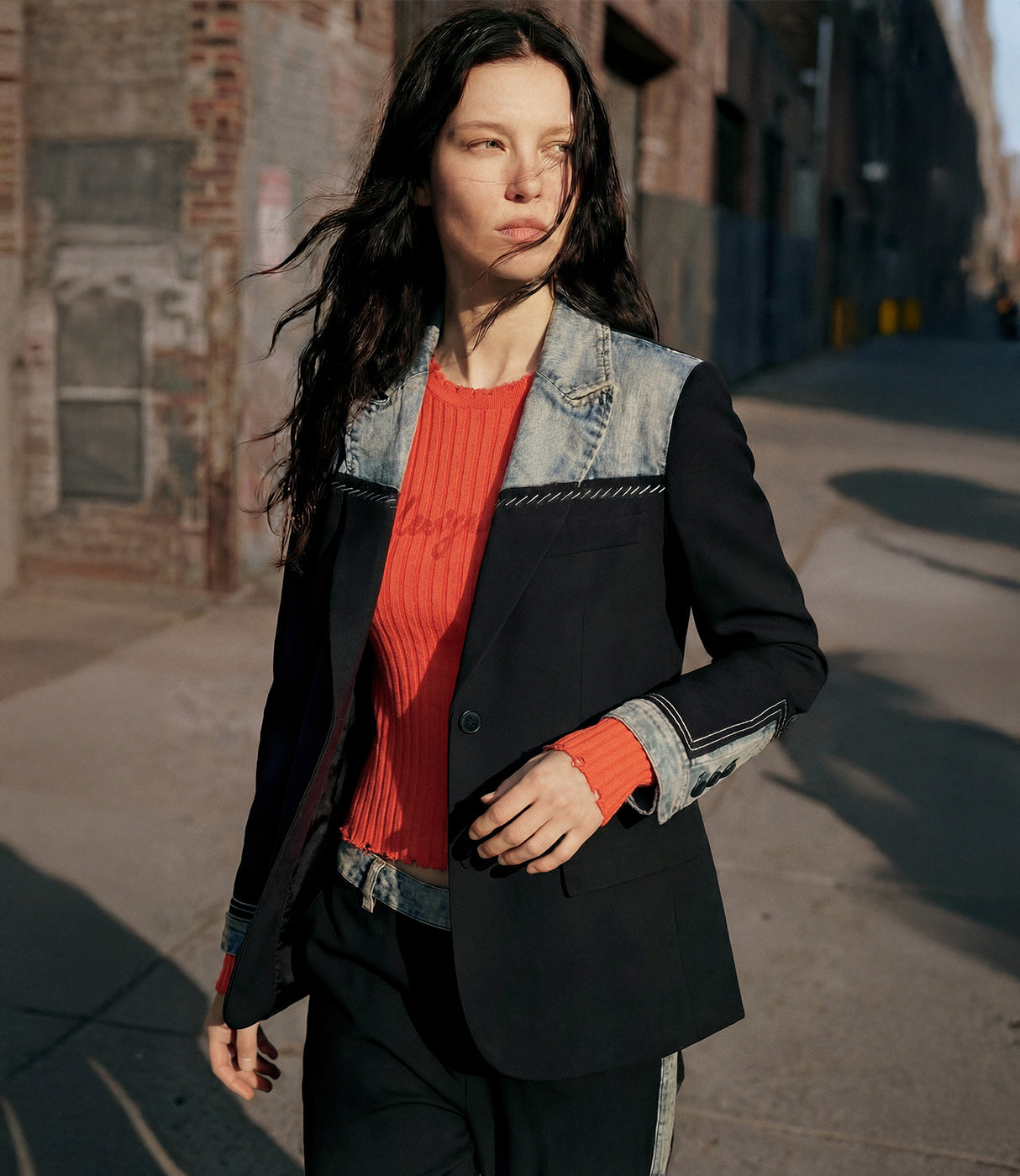 דזיגואל בלייזר לנשים