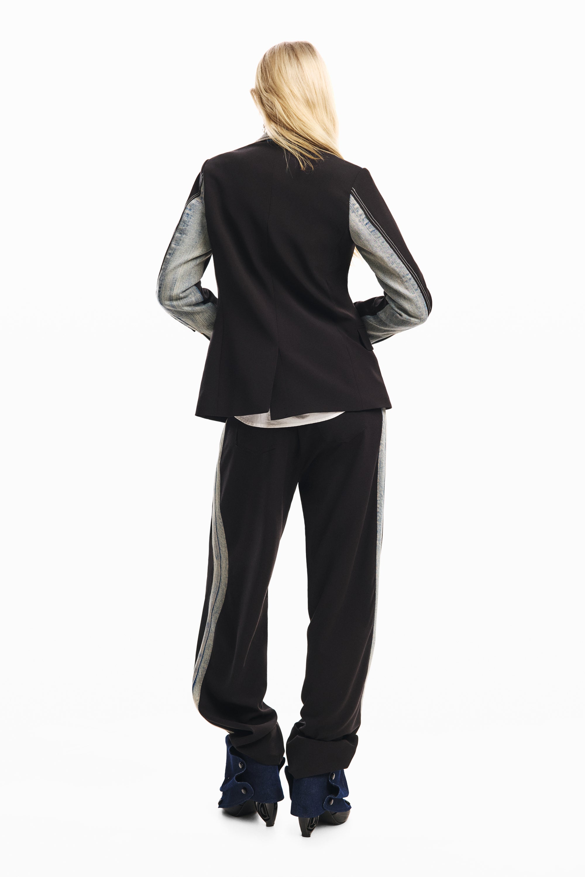 דזיגואל בלייזר לנשים