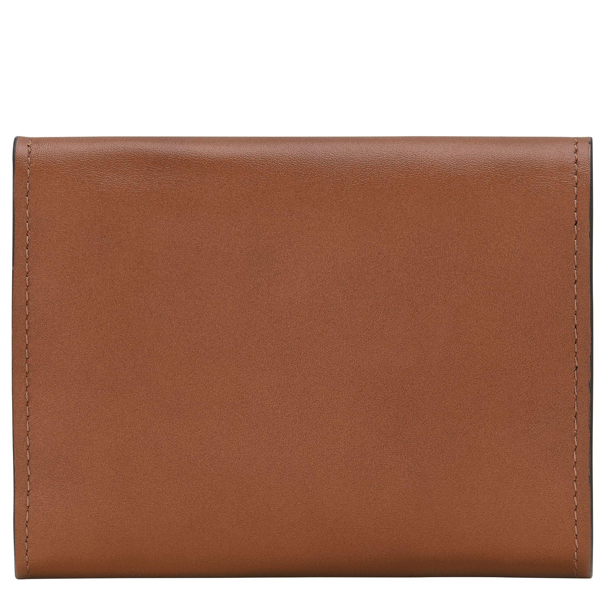 ארנק עור חום חלק, אביזר יוקרה מבית CHOZEN, צילום על רקע לבן