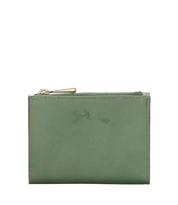 ארנק עור ירוק עם רוכסן, לוגו רקוע, מבית אחד המותגים המובילים ב-CHOZEN