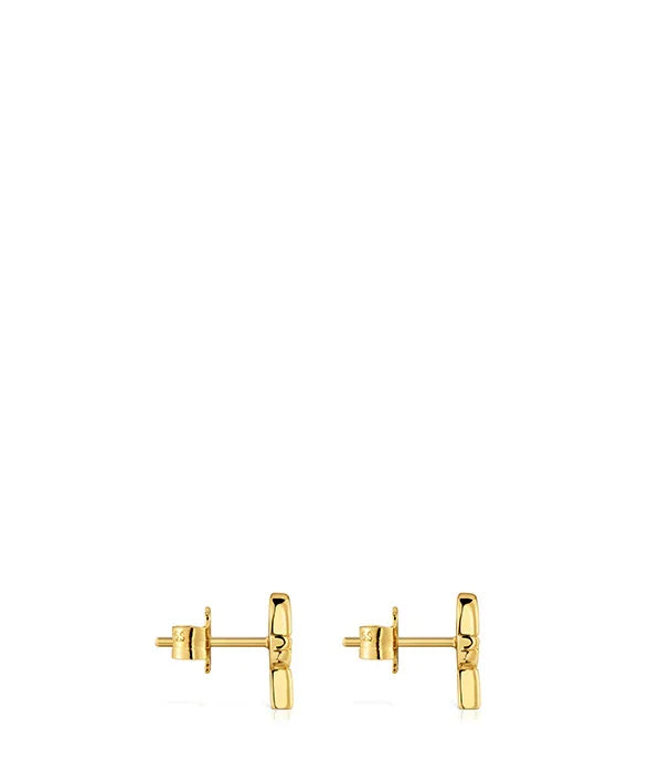 עגילי זהב מעוצבים בסגנון מודרני על רקע לבן, תכשיטים יוקרתיים מבית CHOZEN