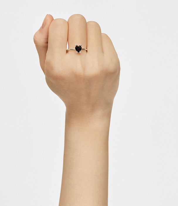 טואוס טבעת עם שיבוץ אבן חן לב אוניקס מכסף