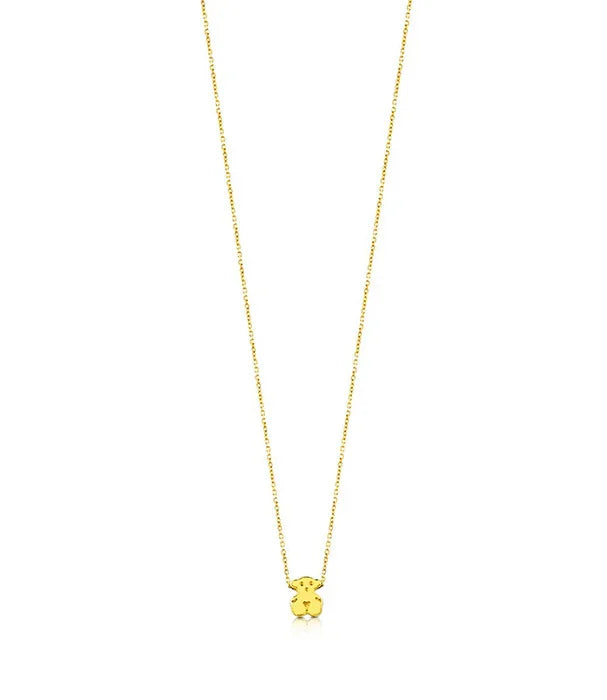 שרשרת זהב עדינה עם תליון דוב קטן, עיצוב אופנתי מבית CHOZEN, צילום על רקע לבן