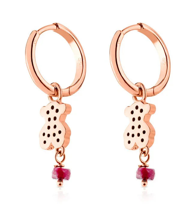 עגילי זהב עם תליון דובי ונקודות שחורות, עיצוב ייחודי של CHOZEN