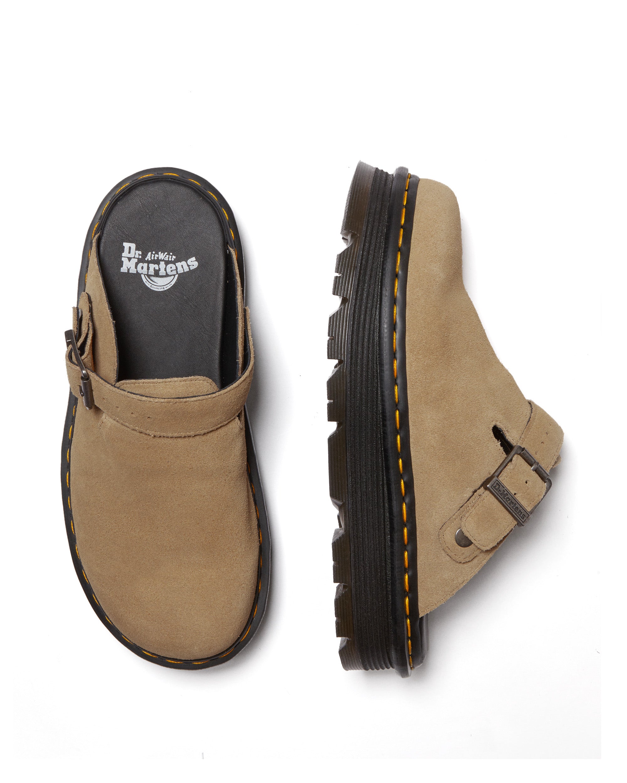 כפכפי עור בז׳ עם סוליה עבה ותפר צהוב, אבזם מתכת, עיצוב יוניסקס קז'ואל