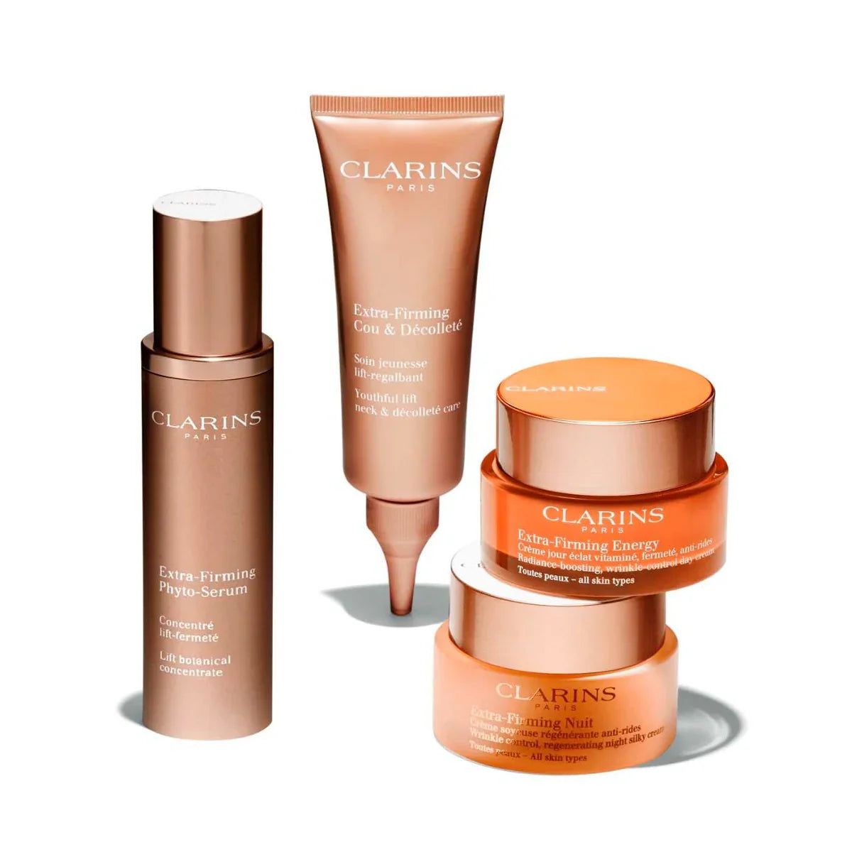 ערכה של מוצרי טיפוח Clarins מסדרת Extra-Firming על רקע לבן, מוצעת ב-CHOZEN