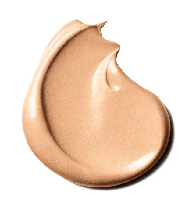 מרקם מייקאפ נוזלי בגוון טבעי על רקע לבן, קוסמטיקה מבית CHOZEN מותגים מובילים