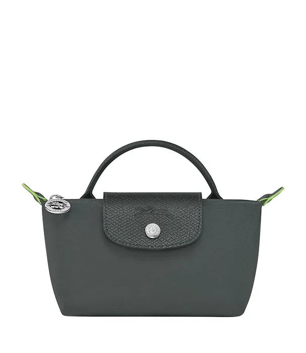 תיק יד אופנתי בצבע שחור, עיצוב יוקרתי מבית המותגים המובילים באתר CHOZEN