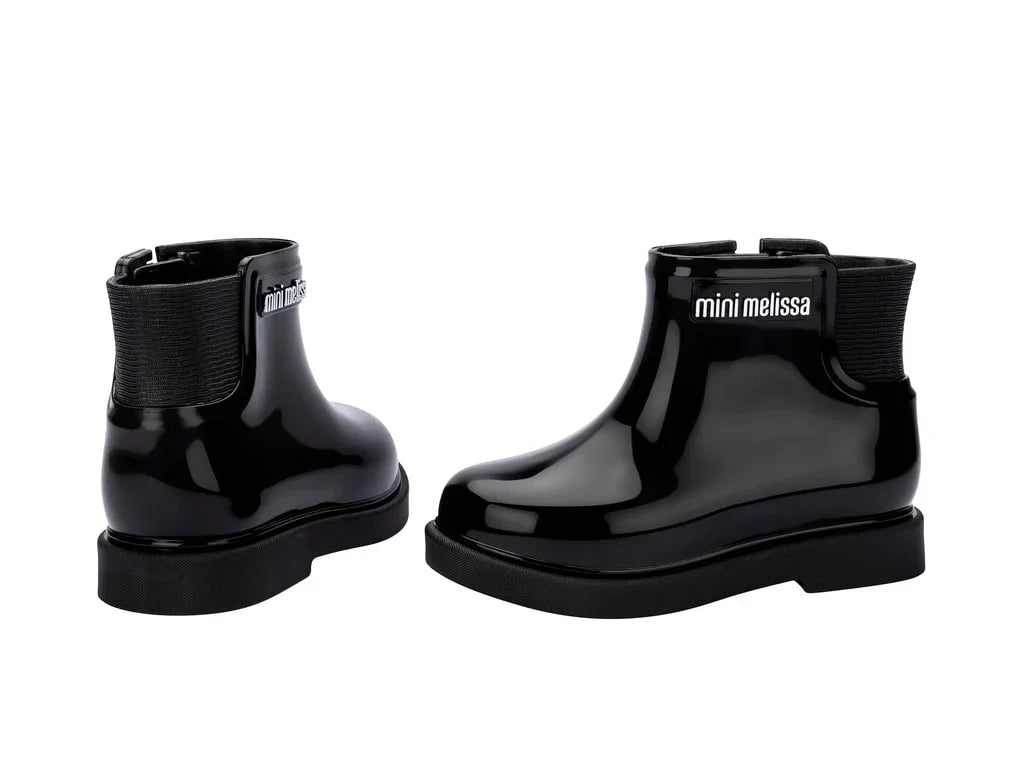 מגפי ילדים שחורות מבריקות מבית mini melissa, עיצוב אלגנטי, נעלי מותג ב-CHOZEN