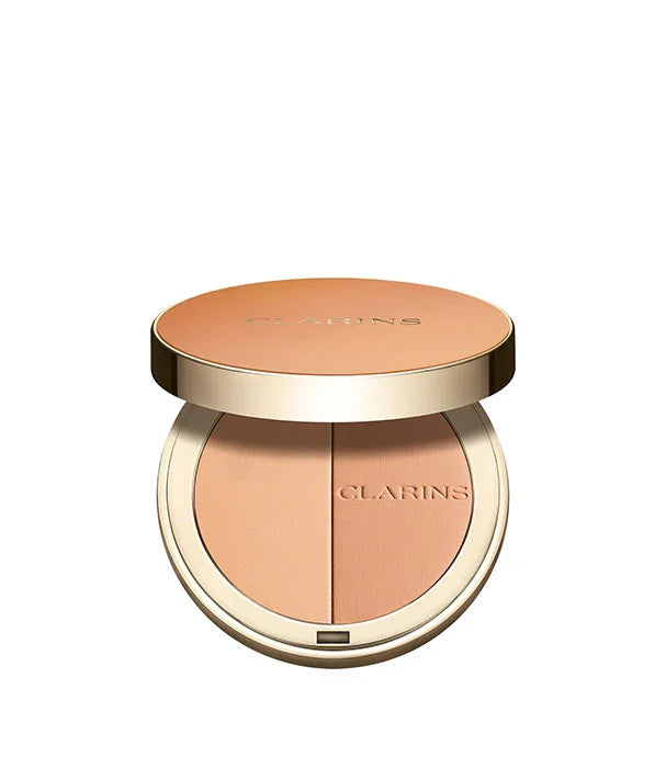 פודרה דו-גונית של קלרינס עם לוגו, מוצר איפור יוקרתי משווק ב-CHOZEN