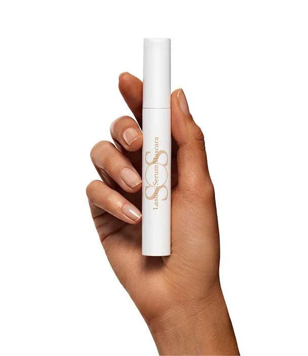 יד מחזיקה מסקרה SOS לבנה מסדרת המותגים המובילים באתר CHOZEN